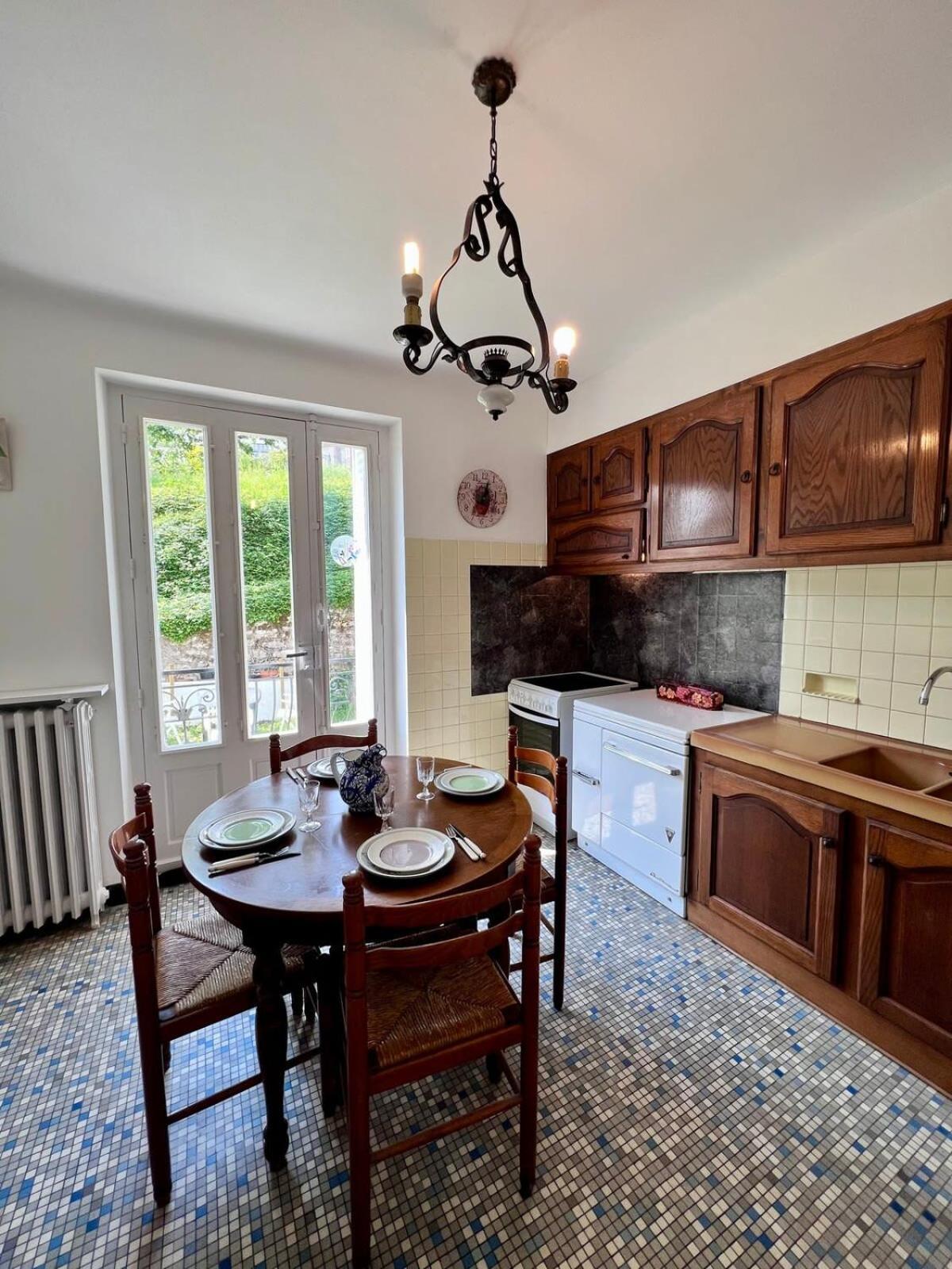 Maison "Le Jardin D'Elise" - Hauteur De Brive Экстерьер фото